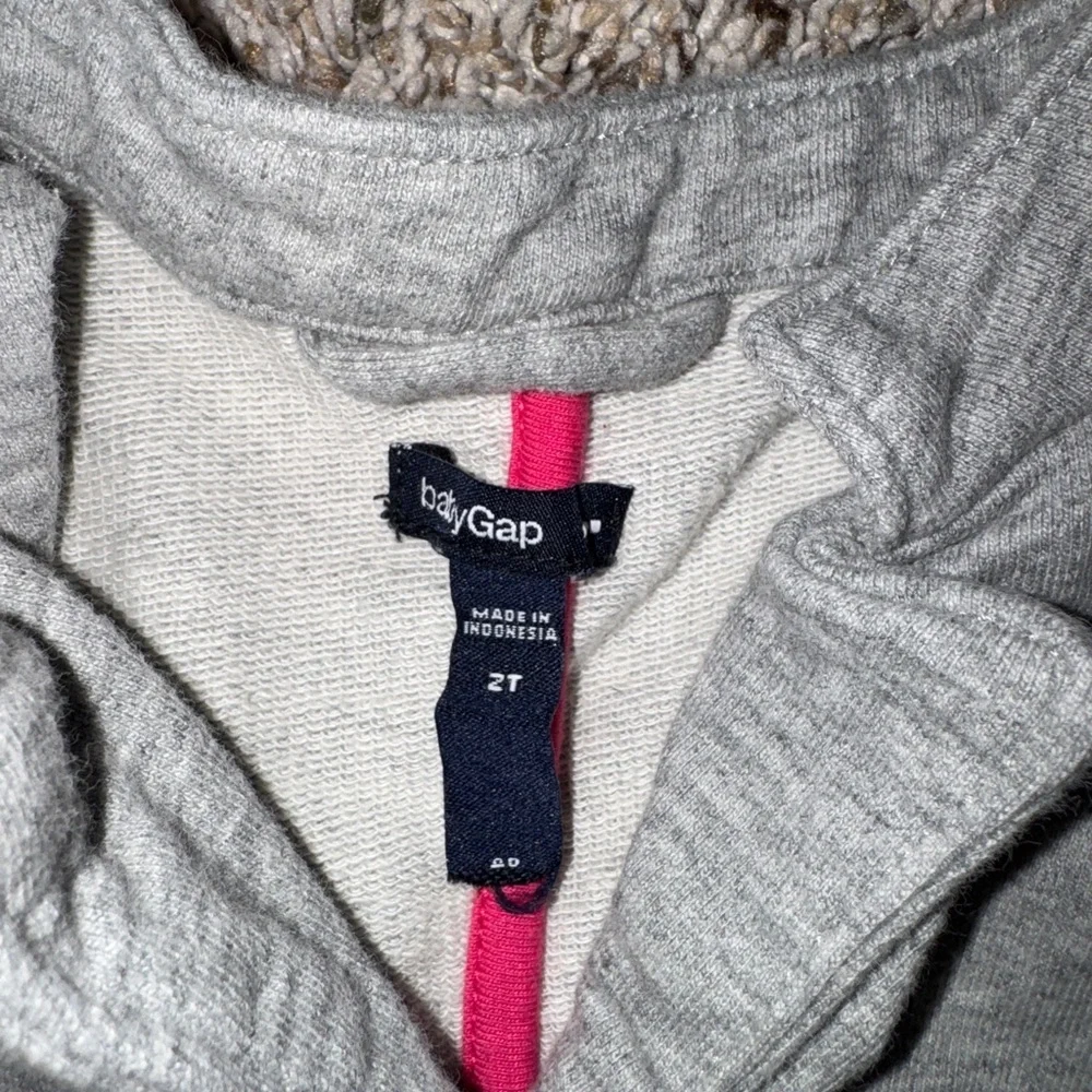 Toddler sweaters - 4 items